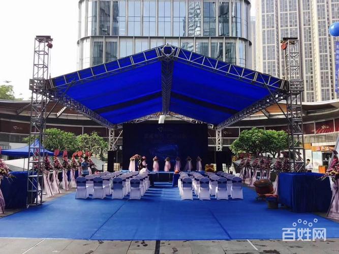 花都鏡湖大道開業(yè)慶典 舞獅、背景搭建與禮儀拱門呈現(xiàn)專業(yè)舞臺(tái)效果
